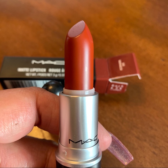 MAC Matte Lipstick - Picture 2 of 7
